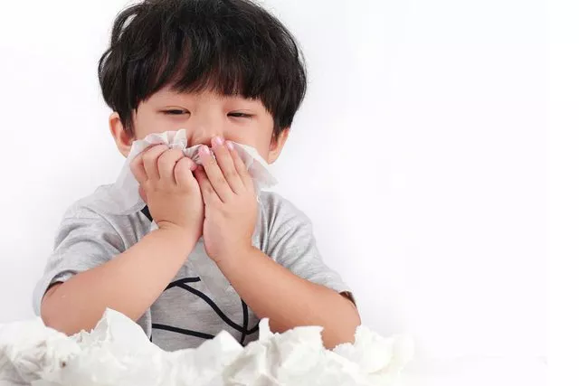 Cách chăm sóc và dinh dưỡng cho trẻ bị ho sau nhiễm COVID-19 - Ảnh 2.