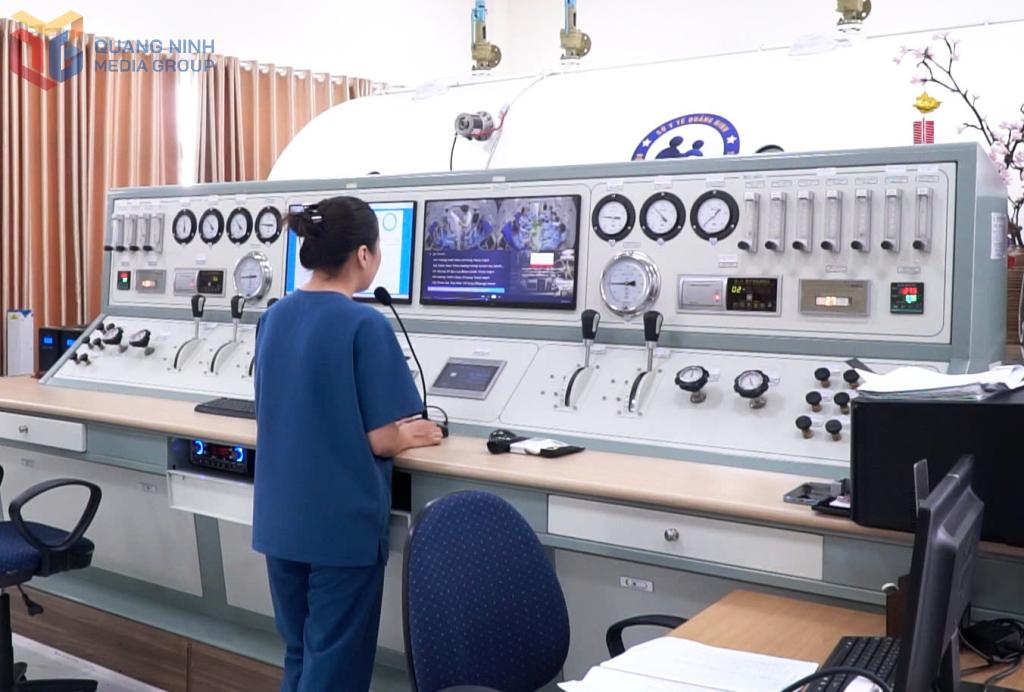 Khu vực điều khiển hệ thống ô xy cao áp đa chỗ của Bệnh viện Lão khoa và Phục hồi chức năng tỉnh.