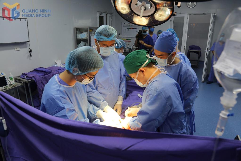 Ca ghép thận cho người bệnh tại Bệnh viện Đa khoa tỉnh.