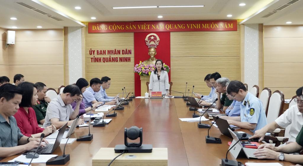 Quang cảnh cuộc họp.